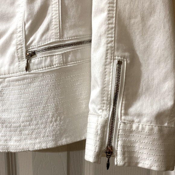 White House Black Market Size 8 - Picture 5 of 9